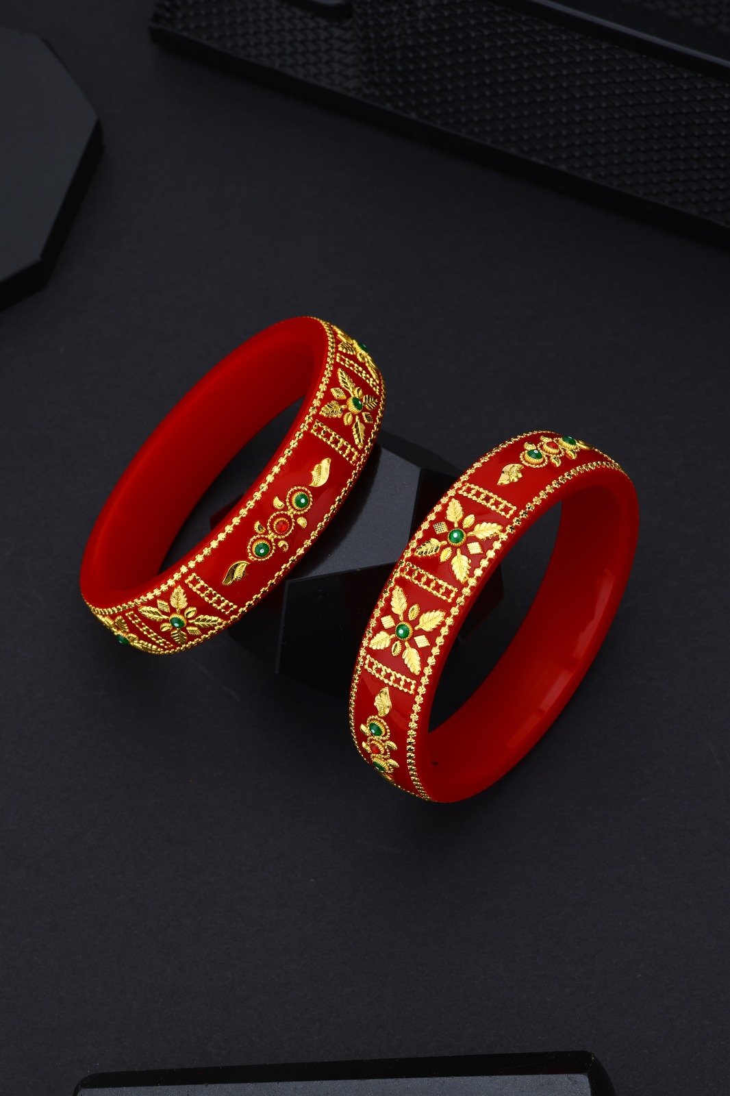 PESTING BANGLES